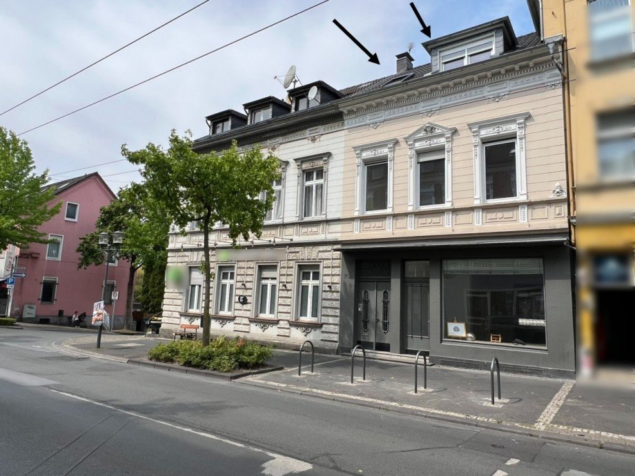 Stra�enansicht Wohn- / Gesch�ftshaus Solingen
