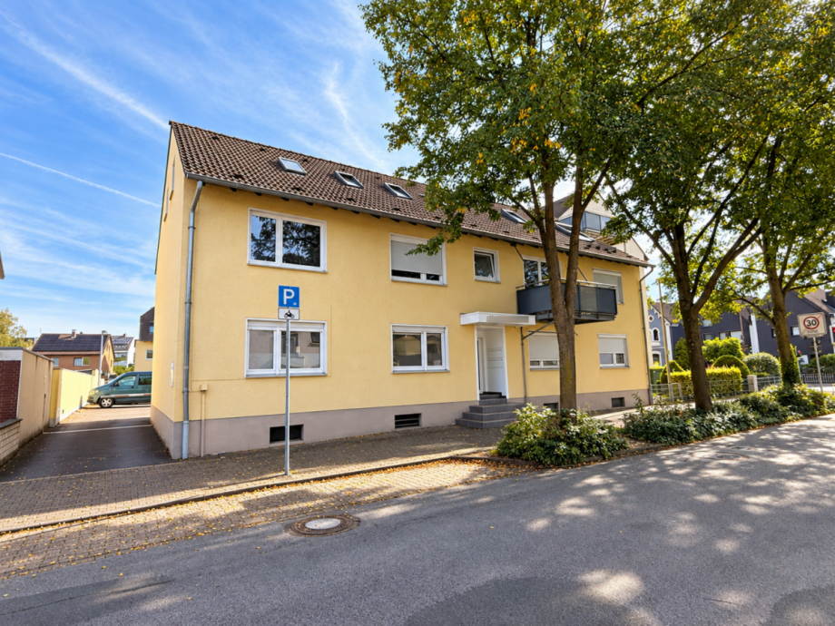 Vorderansicht Erdgeschosswohnung Langenfeld (Rheinland)