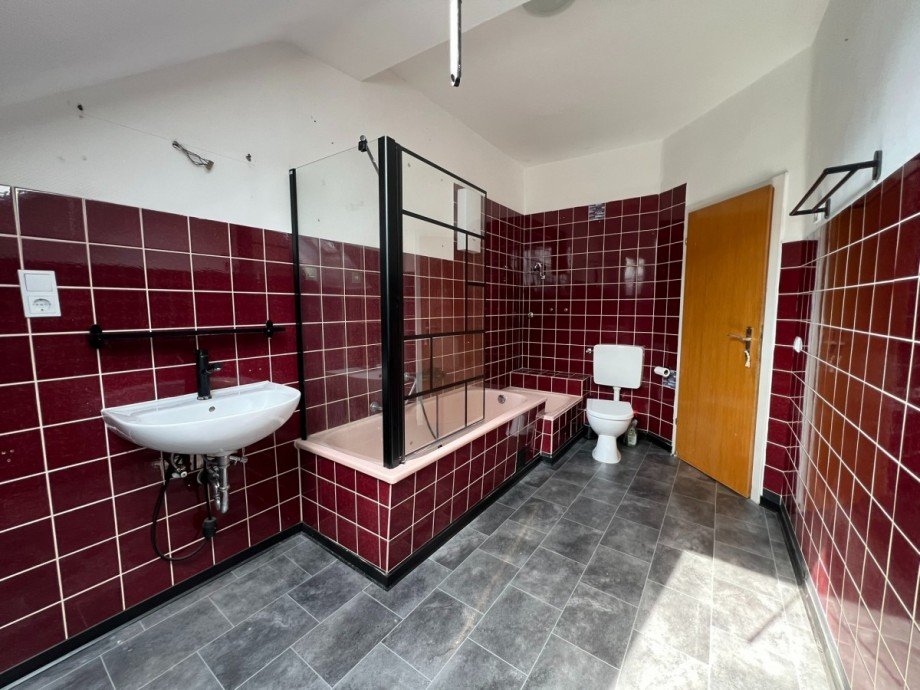 DG Badezimmer Wohn- / Gesch�ftshaus Solingen