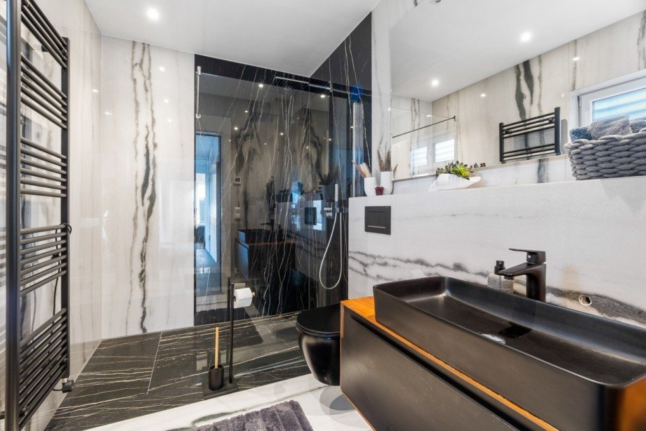 Badezimmer EG Einfamilienhaus K�ln