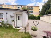 Bild (b7feee9d7b47cb7b9715fdadb312d562): Solides Mehrfamilienhaus mit zus�tzlichem Ausbaupotenzial, Garagen und Photovoltaikanlage