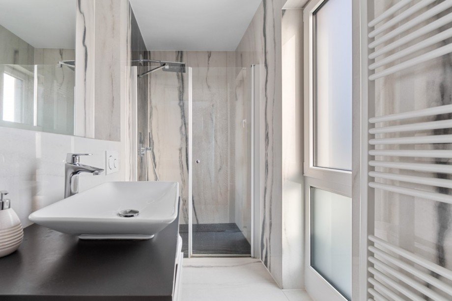 Badezimmer OG Einfamilienhaus K�ln