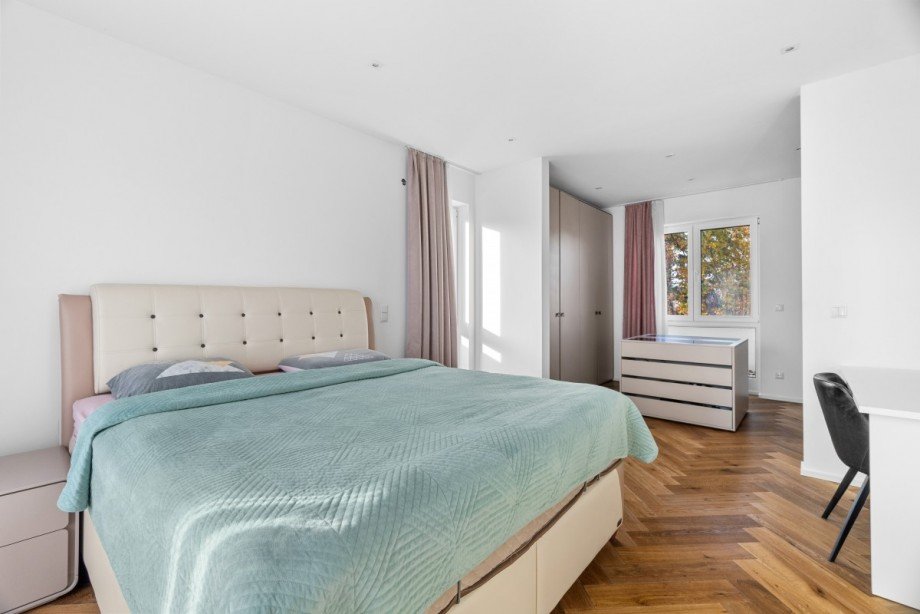 Schlafzimmer OG Einfamilienhaus K�ln