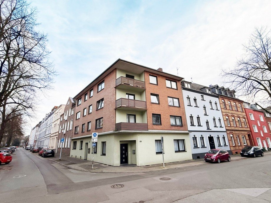 Frontansicht Mehrfamilienhaus M�lheim an der Ruhr